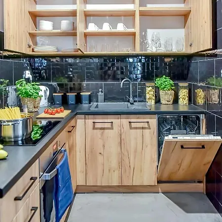 Na Zlotej Podkowie 2 *