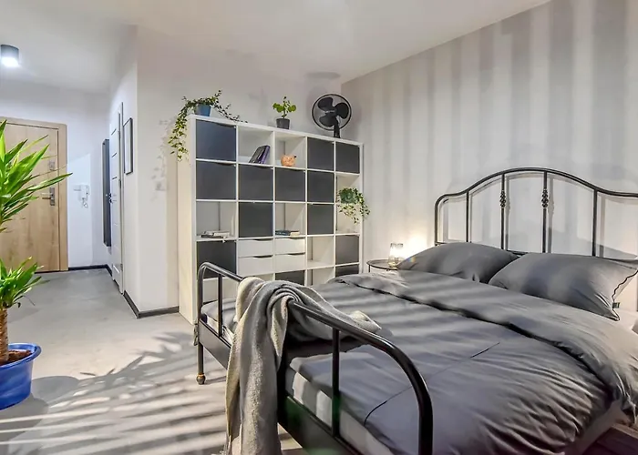 Na Zlotej Podkowie 2 *